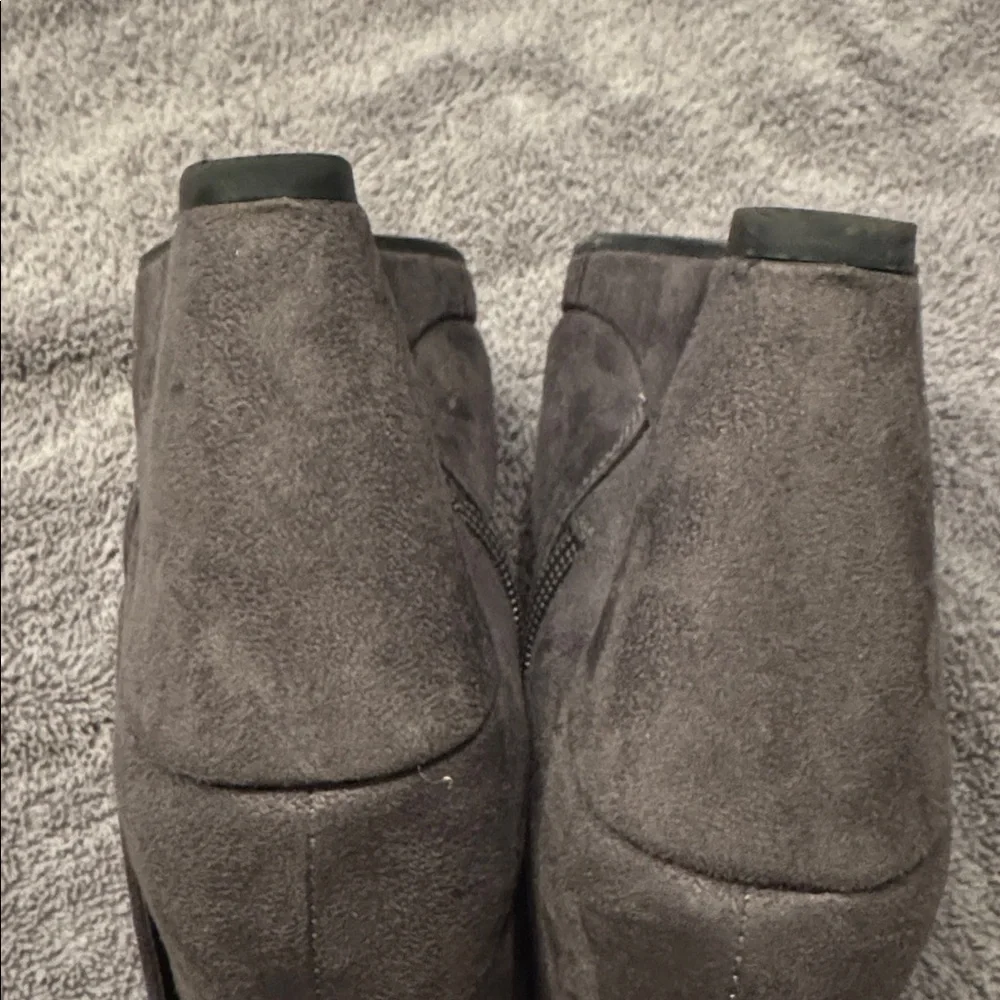 Laundry Elegant‎ grey Wedge Ankle Boots women’s 7.5